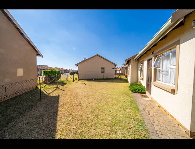 3 BEDROOM FREESTANDING FOR SALE IN HELDERWYK